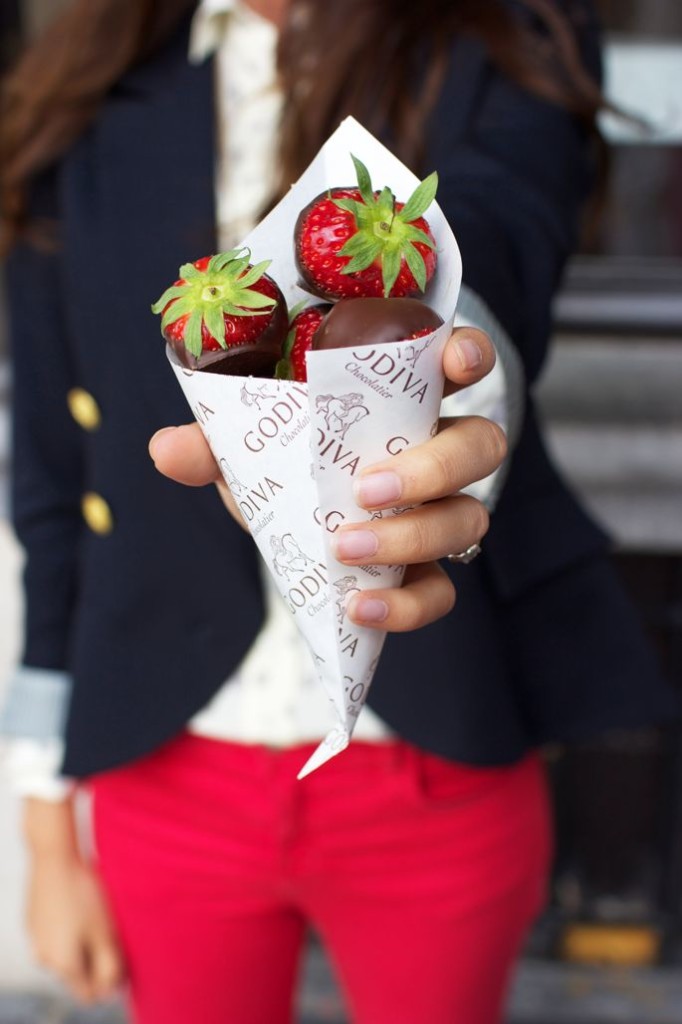godiva strawberries with chocolate